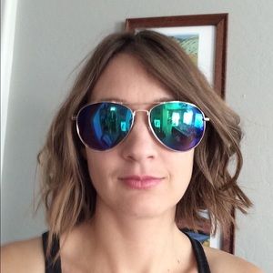 Meet your Posher, Laura