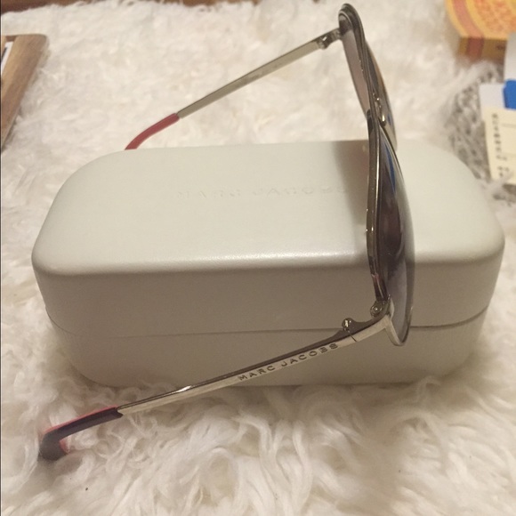 Marc Jacobs sunglass - Picture 3 of 3