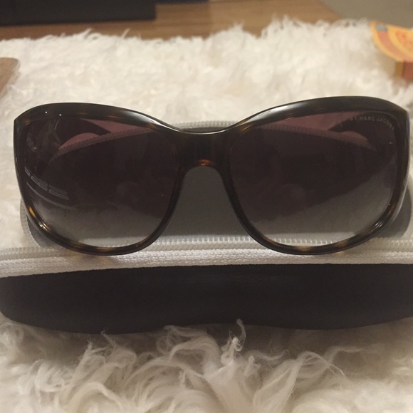 Sunglass