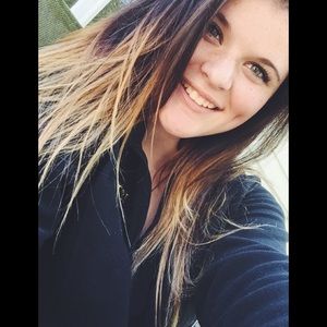 Meet your Posher, Cami