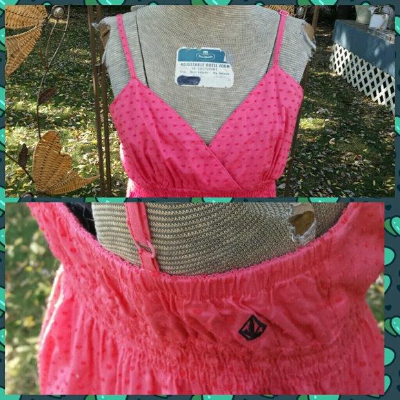 SOLD IN BUNDLE NWOT Cute Volcome Dress - Picture 2 of 4