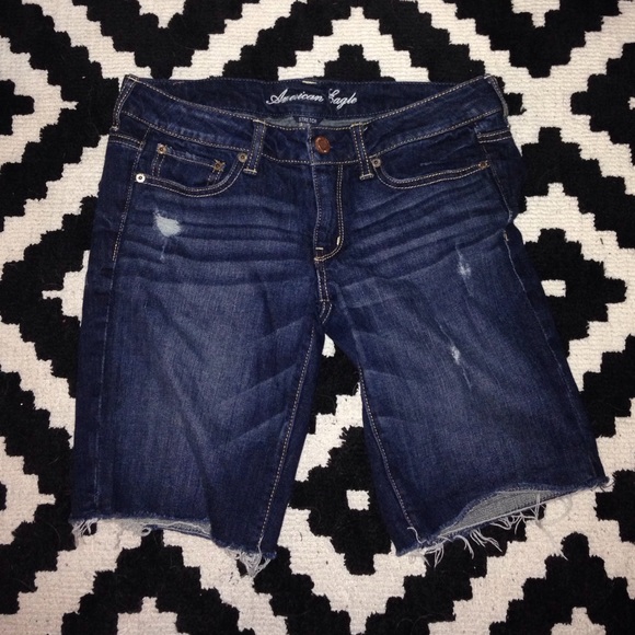 Distressed cutoff shorts