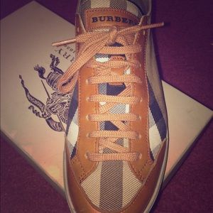Woman Burberry Sneakers