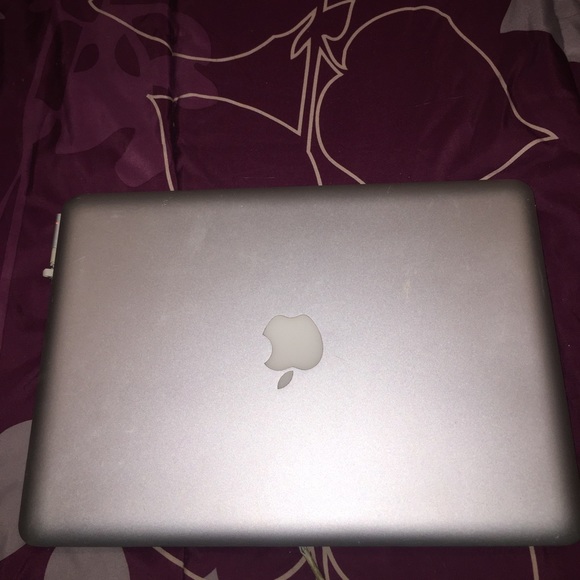 MacBook Pro - Picture 2 of 3