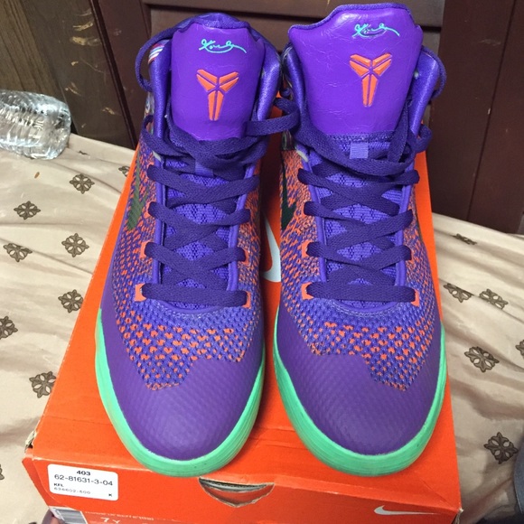 Kobe XI (Bottom Glows In The Dark) - Picture 4 of 4