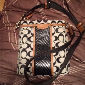 NWOT Coach legacy signature swing pack