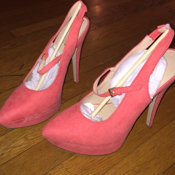 Shoedazzle Suede Pumps