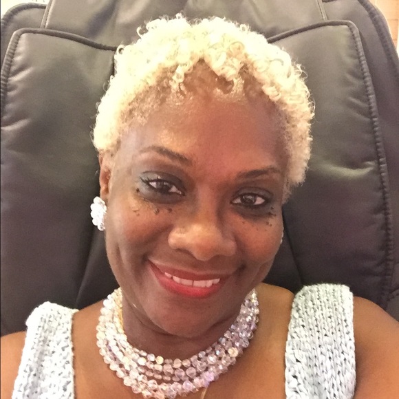 Meet your Posher, Sista Carmen - Picture 5 of 16