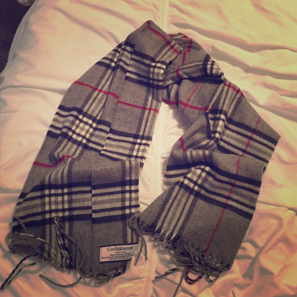 Croft & Barrow scarf! NWOT! Perfect condition.