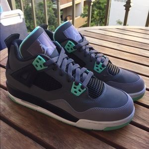 Air Jordan 4 "Green Glow"
