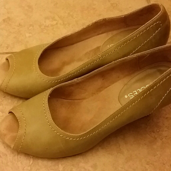 Light green Aerosoles