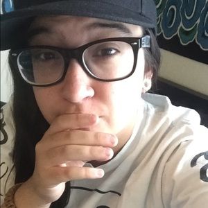 Meet your Posher, Alexis