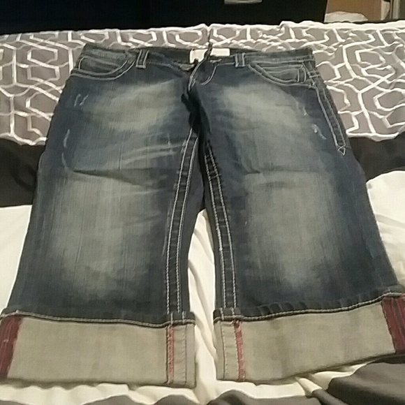 Maurices capris