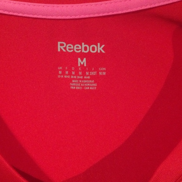 Reebok top. 🔴 - Picture 2 of 4