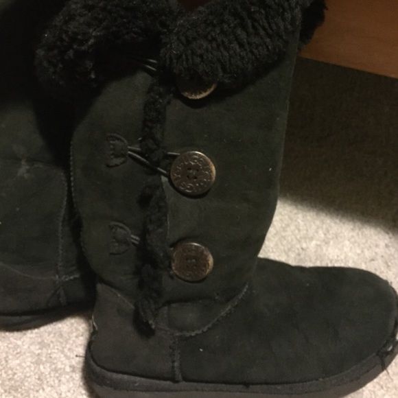 Bailey triple button uggs