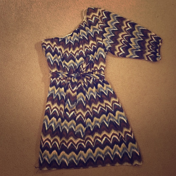 Poema (Dillard's Brand) Brown & Blue Chevron Dress