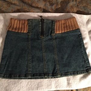 Super cute JLo denim skirt - size 5