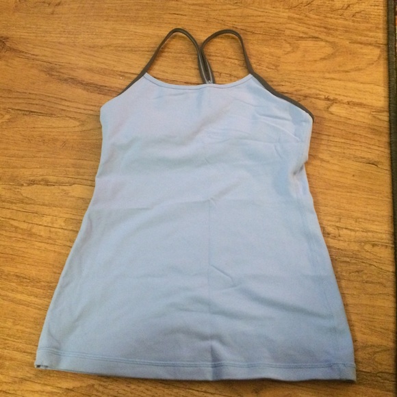 Lululemon workout top