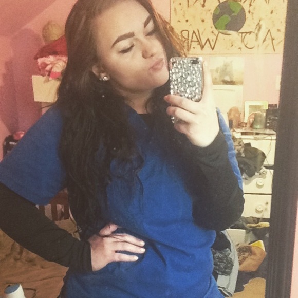 Meet your Posher, Cassidy - Picture 2 of 3