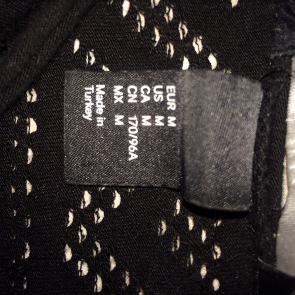 Crochet sheer black fringe top cropped L tassels - Picture 4 of 4