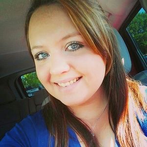 Meet your Posher, Caitlin