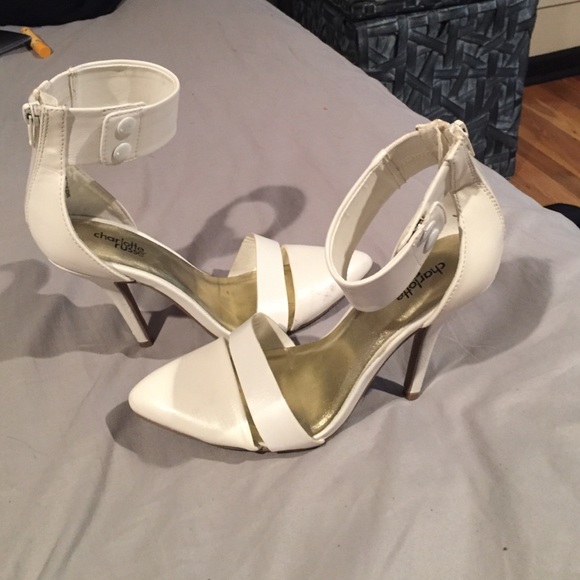 Women's heals size 6