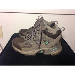 Columbia Redmond Mid Waterproof Hiking Shoes 6.5