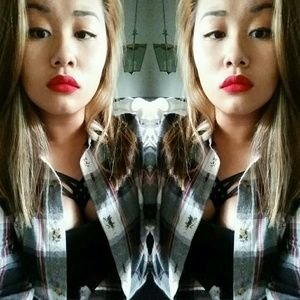 Meet your Posher, Alexis