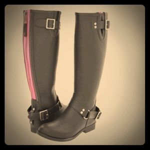 Steve Madden black and pink rain boots