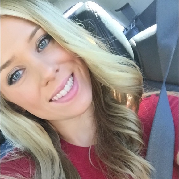 Meet your Posher, Leigha - Picture 1 of 1