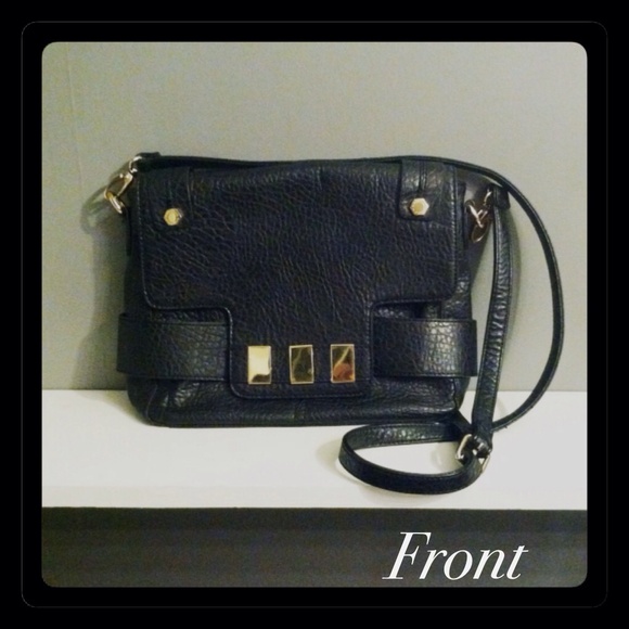 *Final Price* Gianni Bini Crossbody