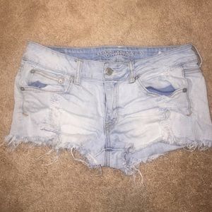 American Eagle size 6 light blue jean shorts!