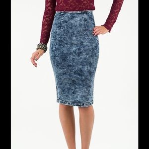 💕SALE💕High waisted denim looking skirt