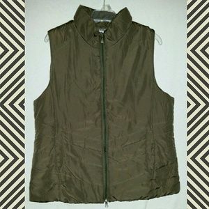 Leslie Fay Sport Lightweight Puffy Vest