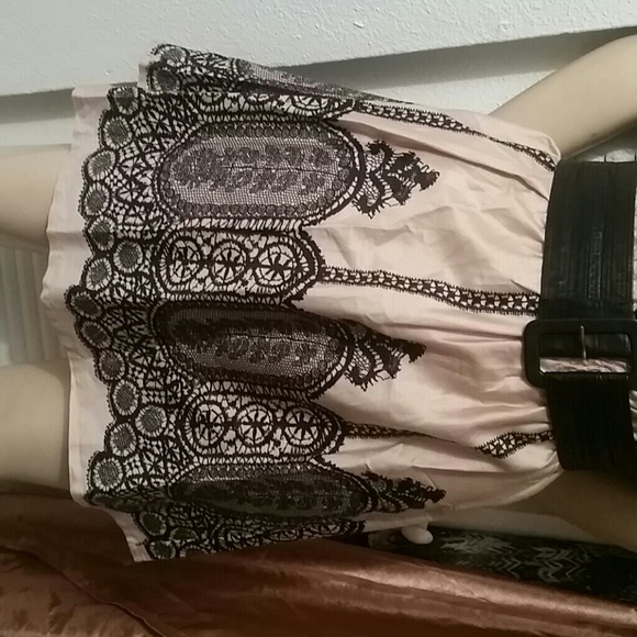 Clothes - Picture 3 of 4