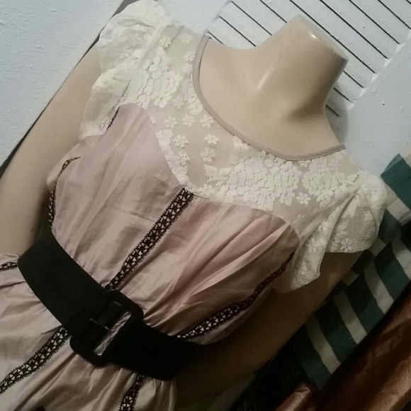 Clothes - Picture 4 of 4