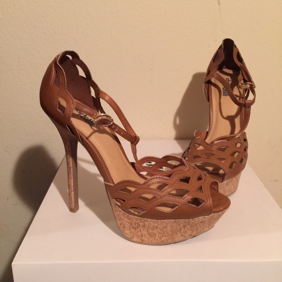 Women's shoes - Picture 1 of 1