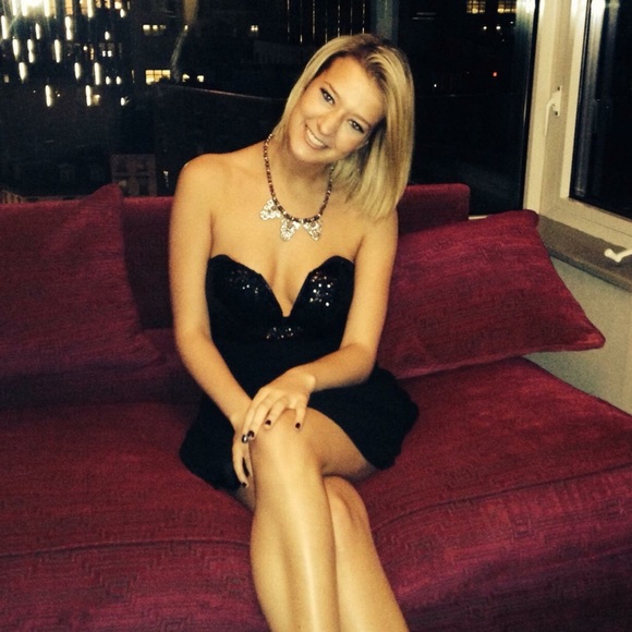 Meet your Posher - Picture 3 of 3