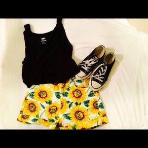 NWT 🔖 - American Apparel Sunflower Shorts 🌻