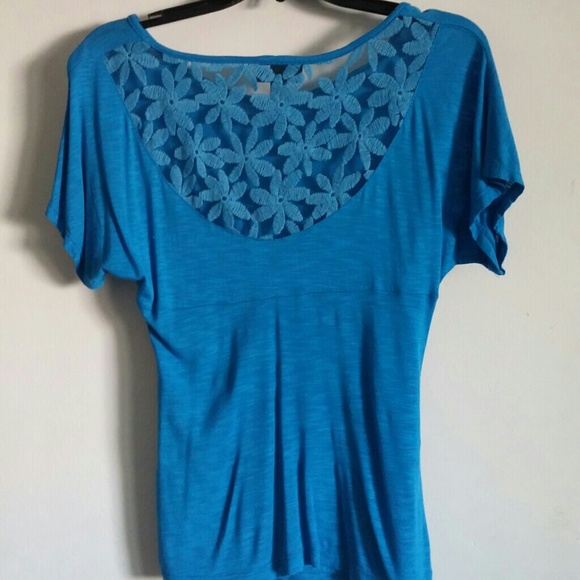 SOLD✨Blue Top - Picture 2 of 4