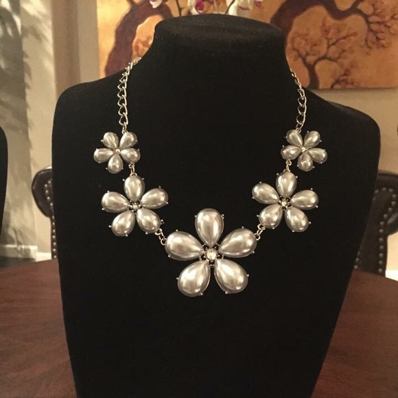 Flower necklace