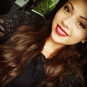 Meet your Posher, Carla