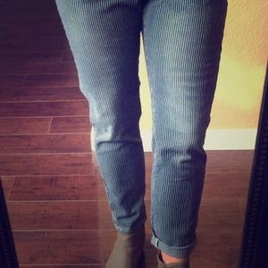 Super Stretch Pin Stripe Crop!