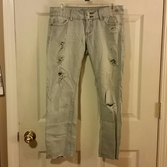 American Eagle Light Wash Destroyed Denim