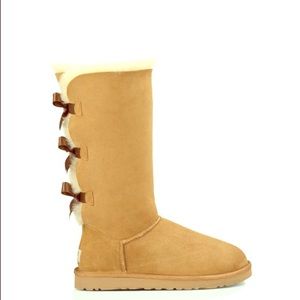 Not selling looking for a pair size 9