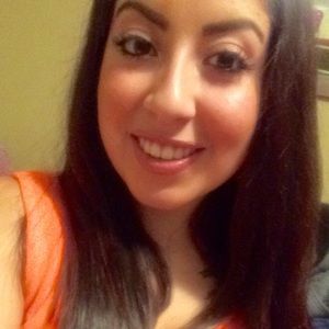 Meet your Posher, Claudia