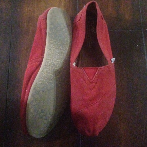 RED TOMS