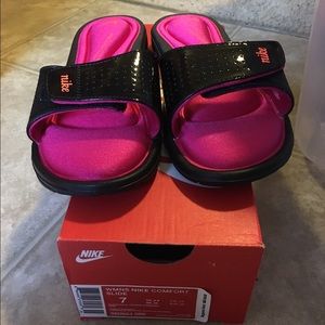 Nike comfort sandals