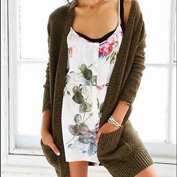 ‼️SOLD on merc‼️BDG Jessica cardigan