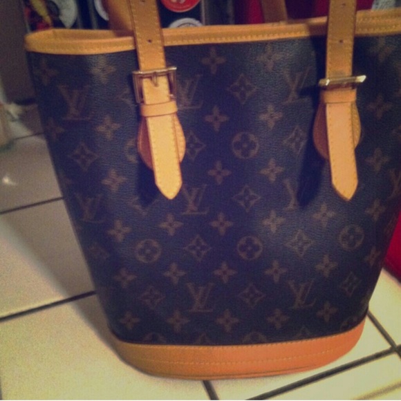 Trade w/sdcolbert Brown bucket bag